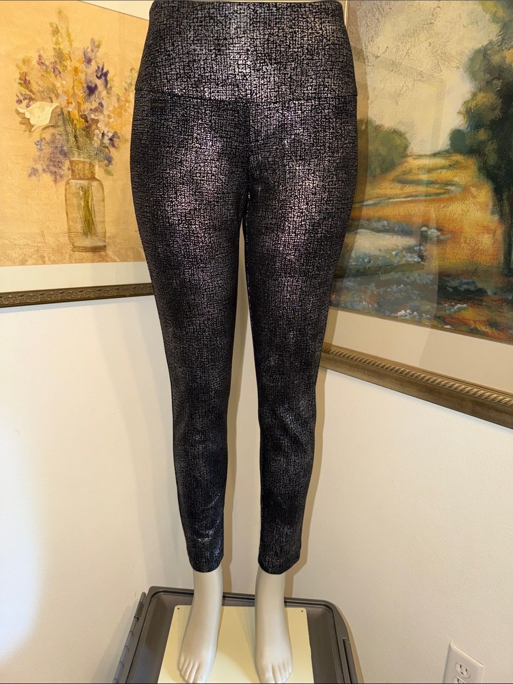 Peck & Peck Women's Metallic Black/Silver Cropped Ponte Stretch Pants Size 8